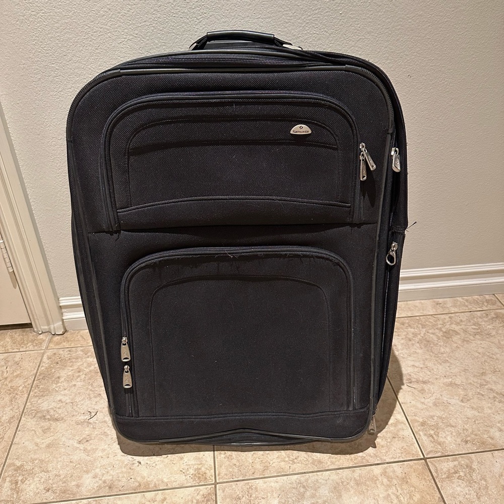 Samsonite 2 wheeled luggage -31 x22 x 8